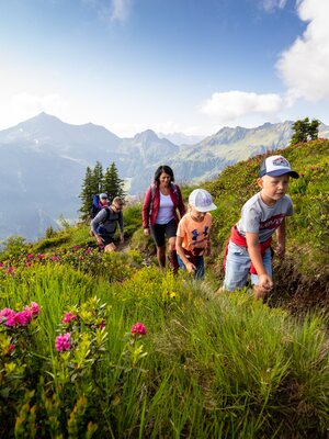 Familienwanderung Almosen Wiedersberger Horn | © shootandstyle