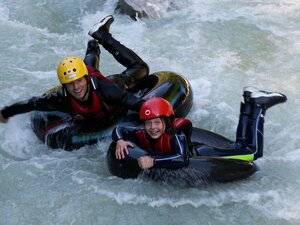 Schlauchreiten in der Ache | © Sport Ossi