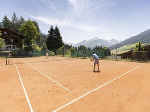 Tennisplatz mit Bergpanorama | © Hotel Böglerhof